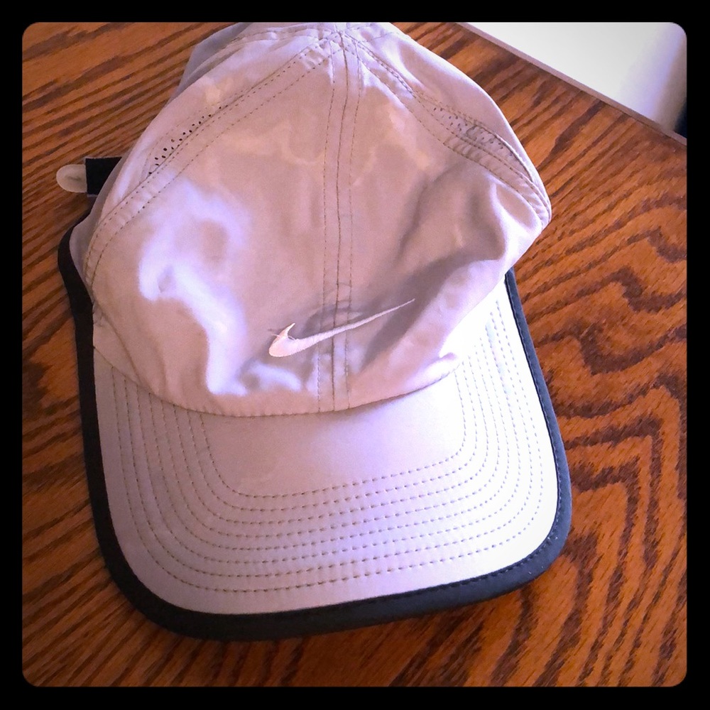 Ladies Nike hat (FINAL MARKDOWN)